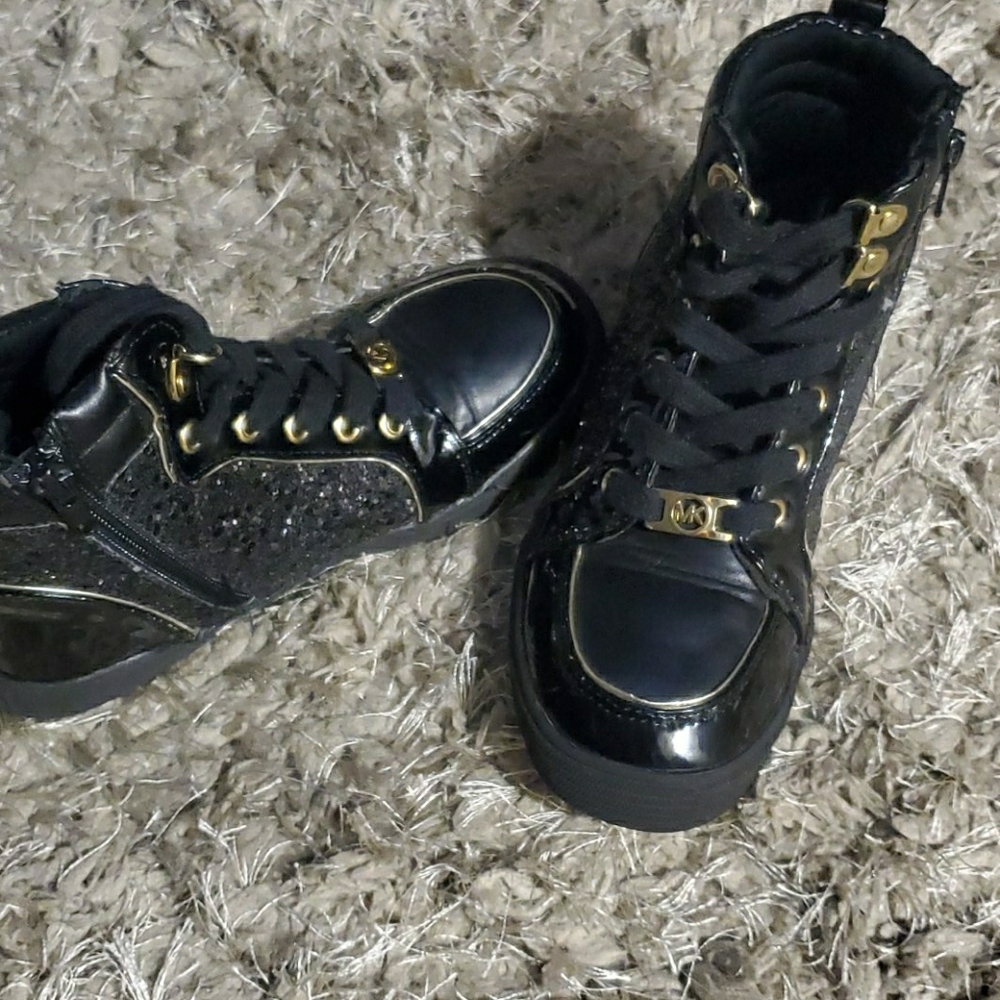 Botas - Picture 2 of 4
